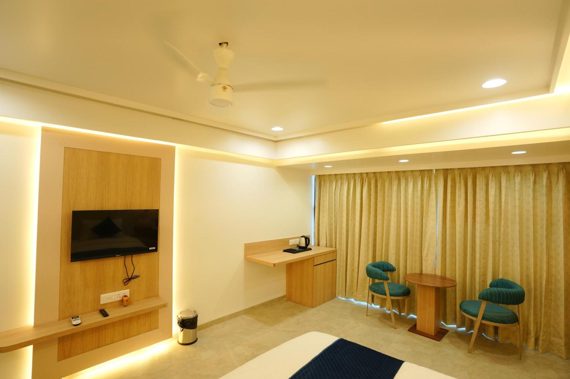 Hotel 6 Seasons, Koregoan Park, Pune Luaran gambar