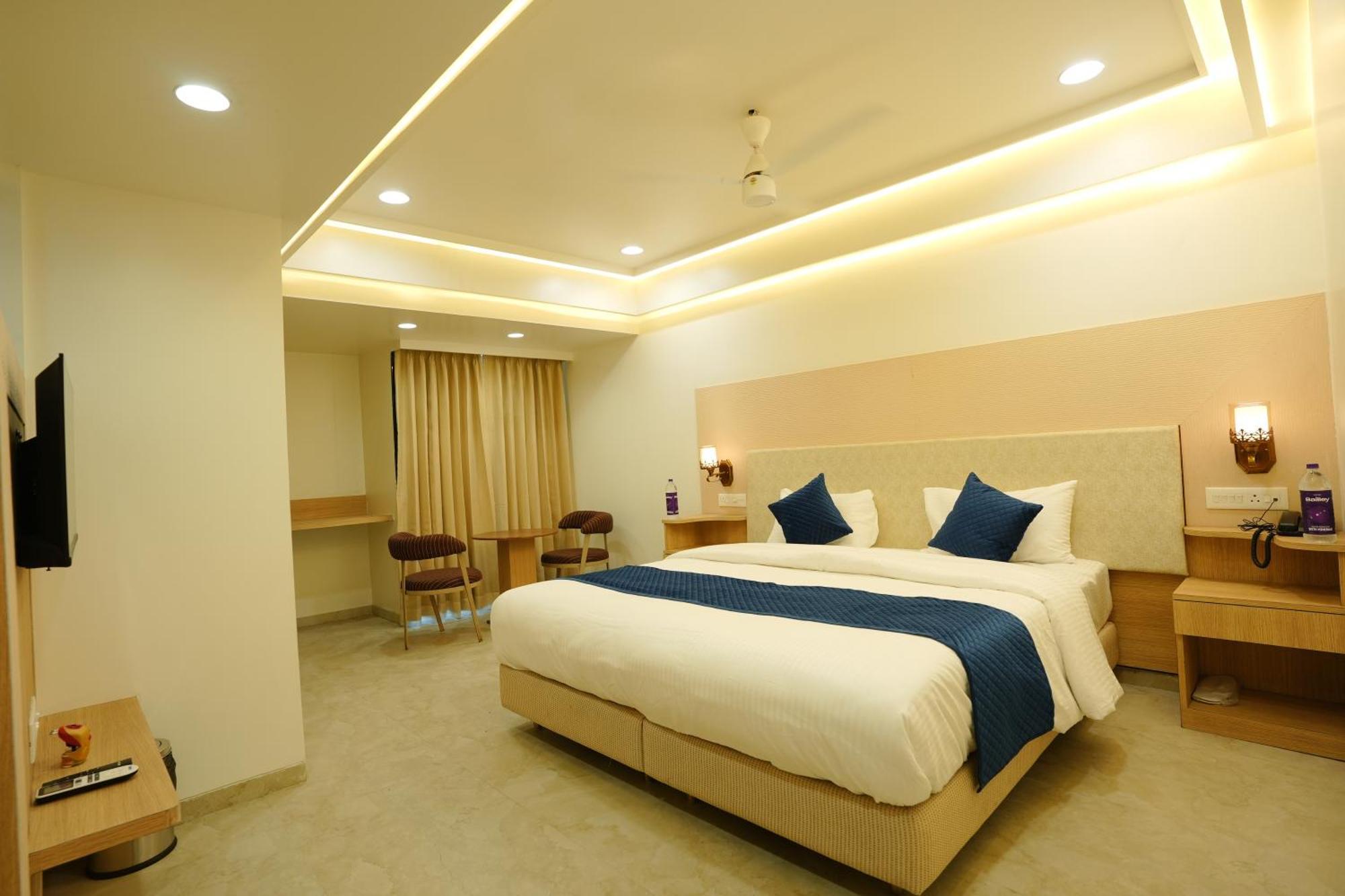 Hotel 6 Seasons, Koregoan Park, Pune Luaran gambar