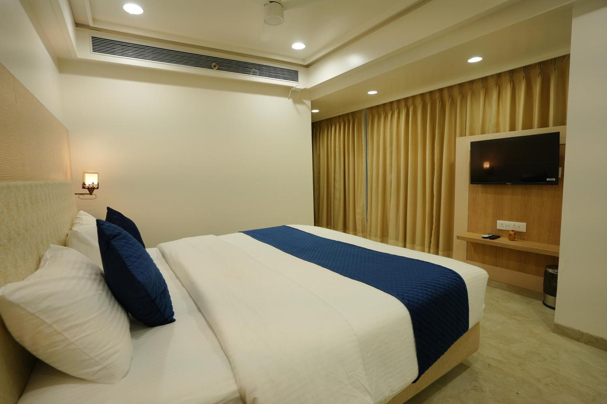 Hotel 6 Seasons, Koregoan Park, Pune Luaran gambar