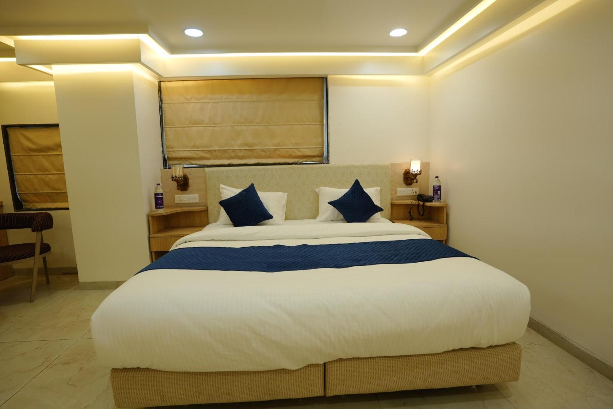 Hotel 6 Seasons, Koregoan Park, Pune Luaran gambar