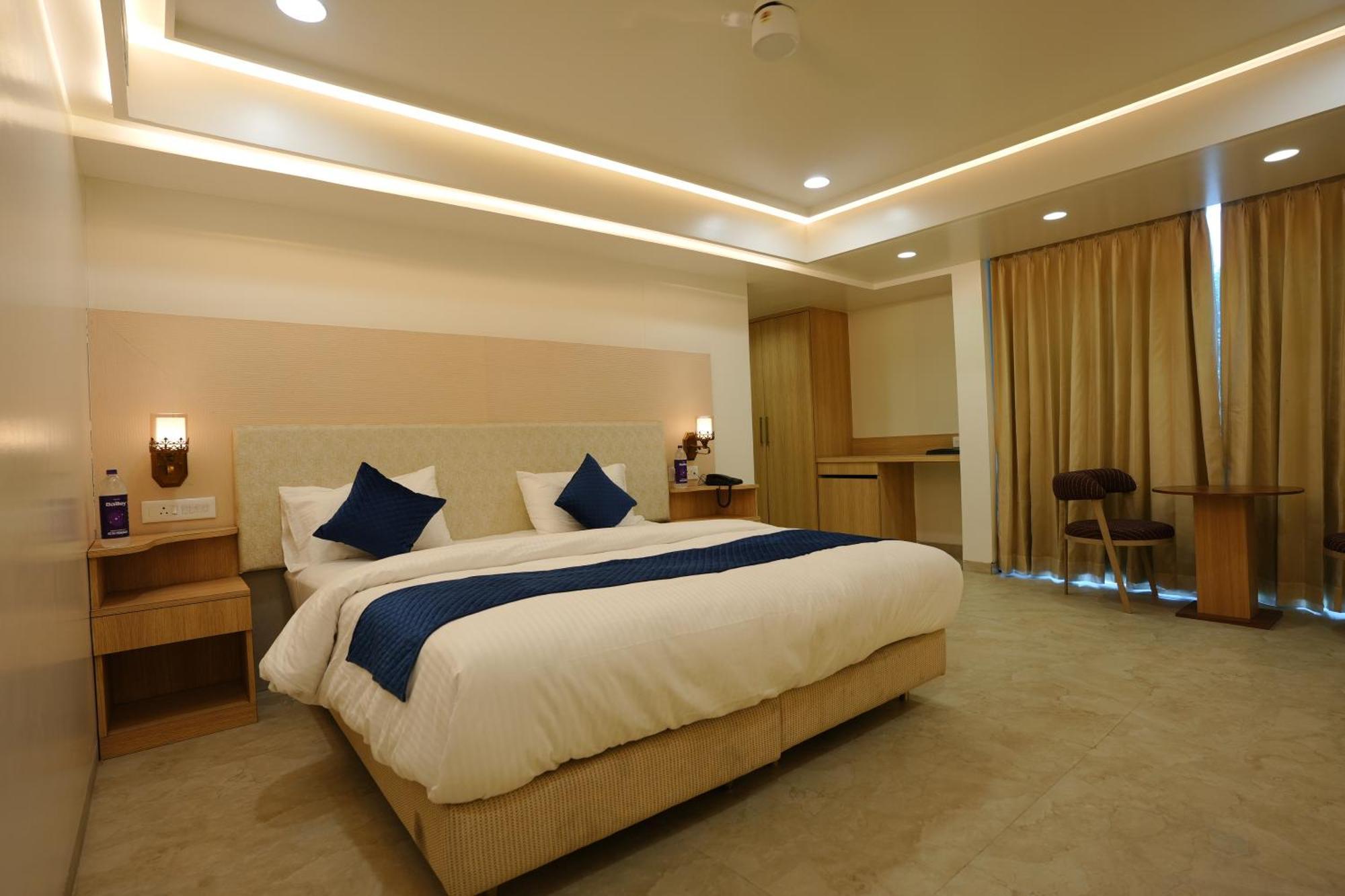 Hotel 6 Seasons, Koregoan Park, Pune Luaran gambar