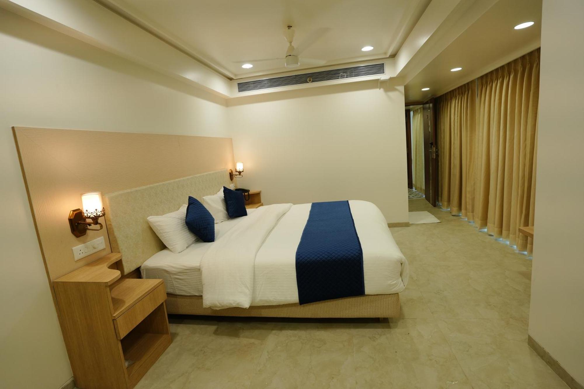 Hotel 6 Seasons, Koregoan Park, Pune Luaran gambar