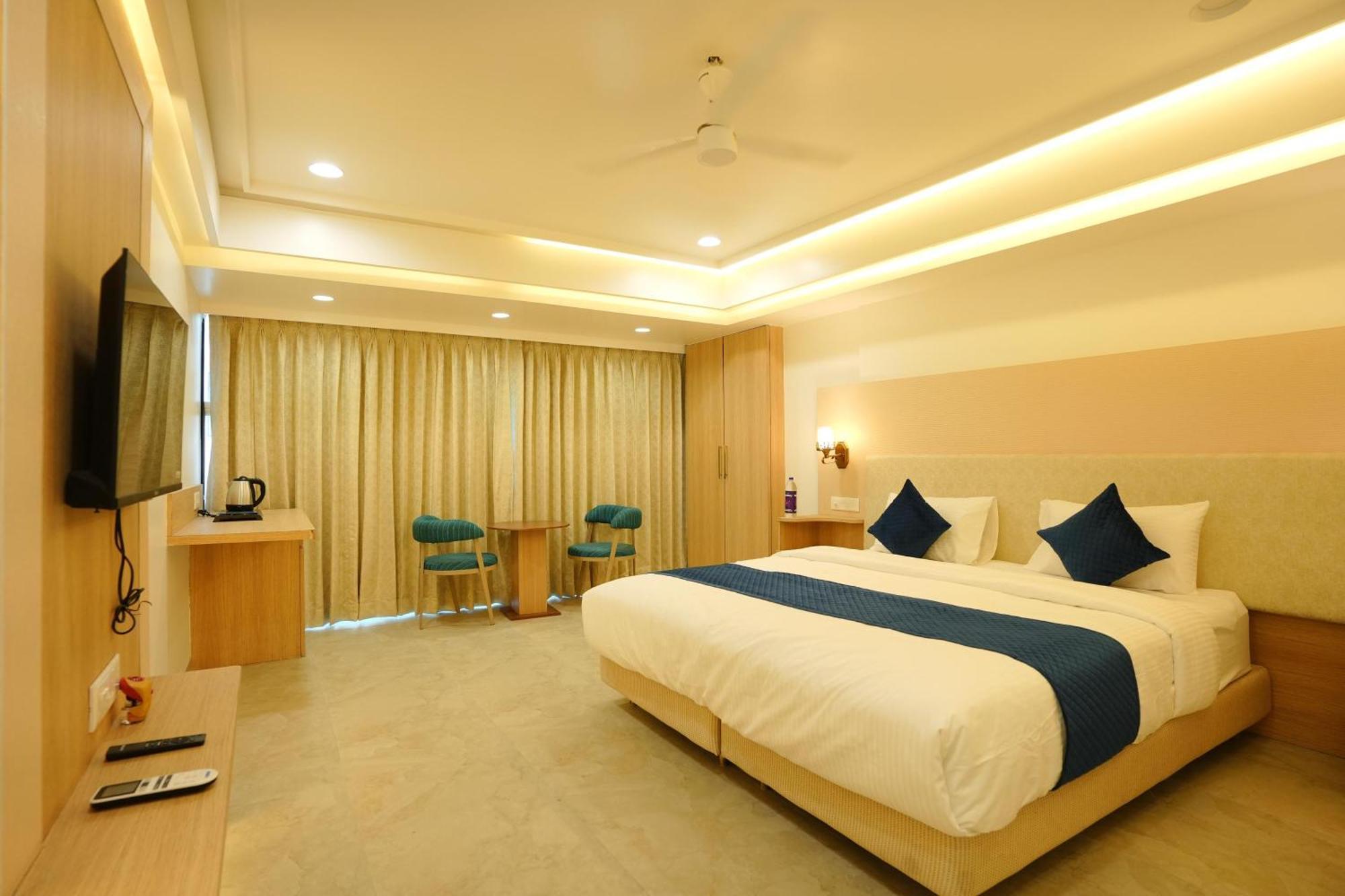 Hotel 6 Seasons, Koregoan Park, Pune Luaran gambar