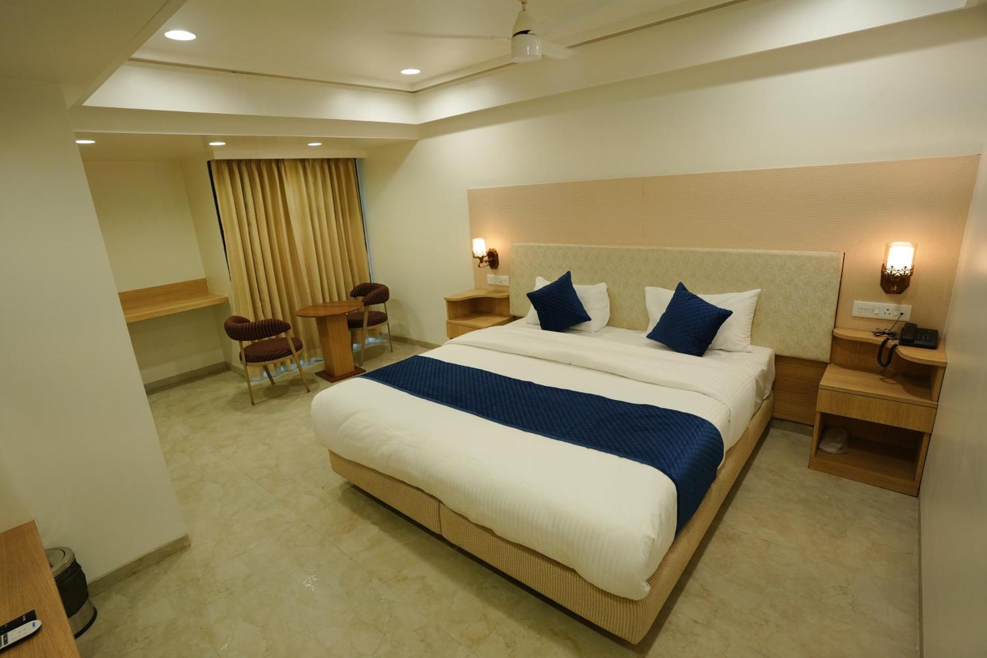 Hotel 6 Seasons, Koregoan Park, Pune Luaran gambar