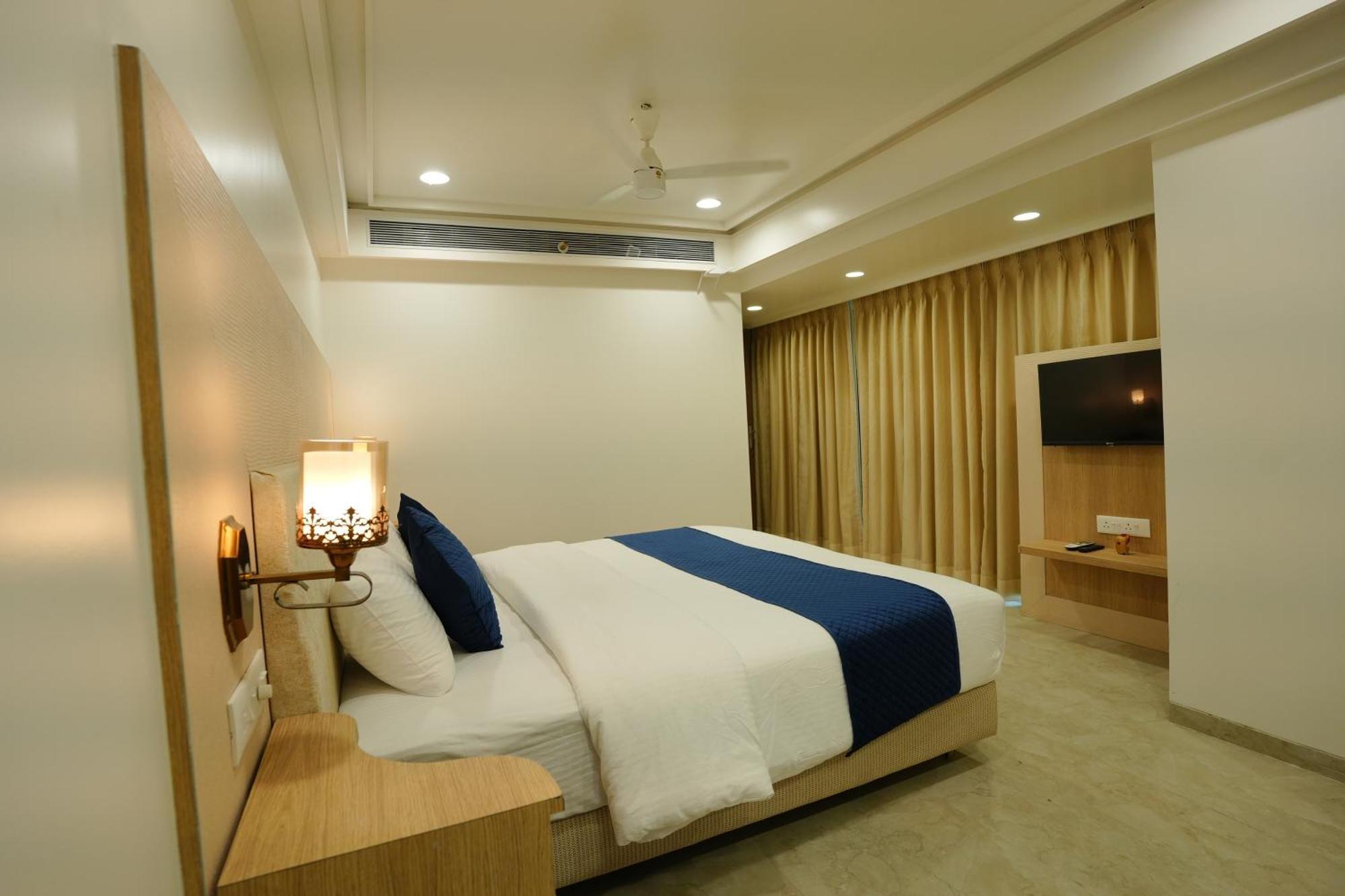 Hotel 6 Seasons, Koregoan Park, Pune Luaran gambar