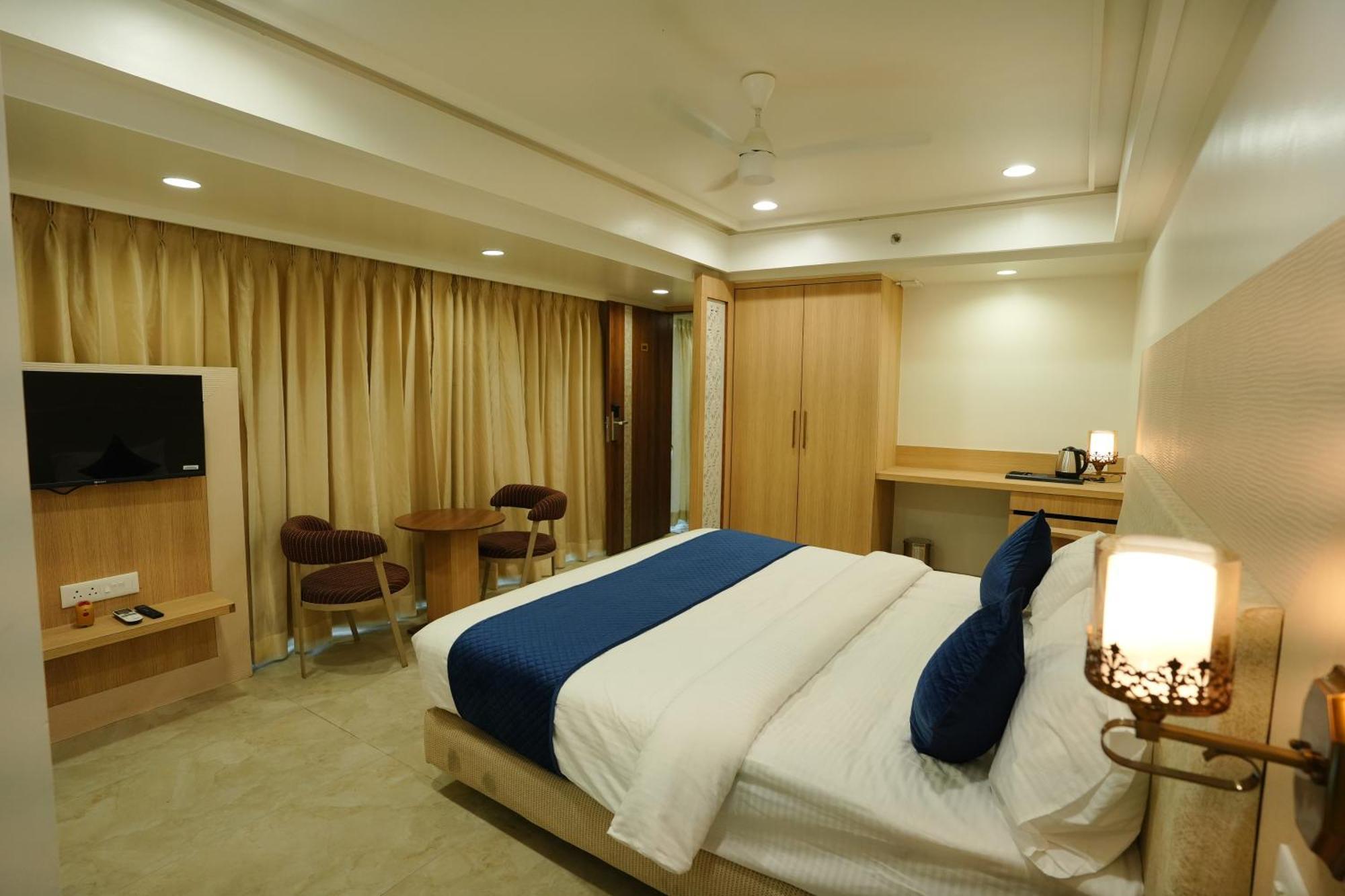 Hotel 6 Seasons, Koregoan Park, Pune Luaran gambar