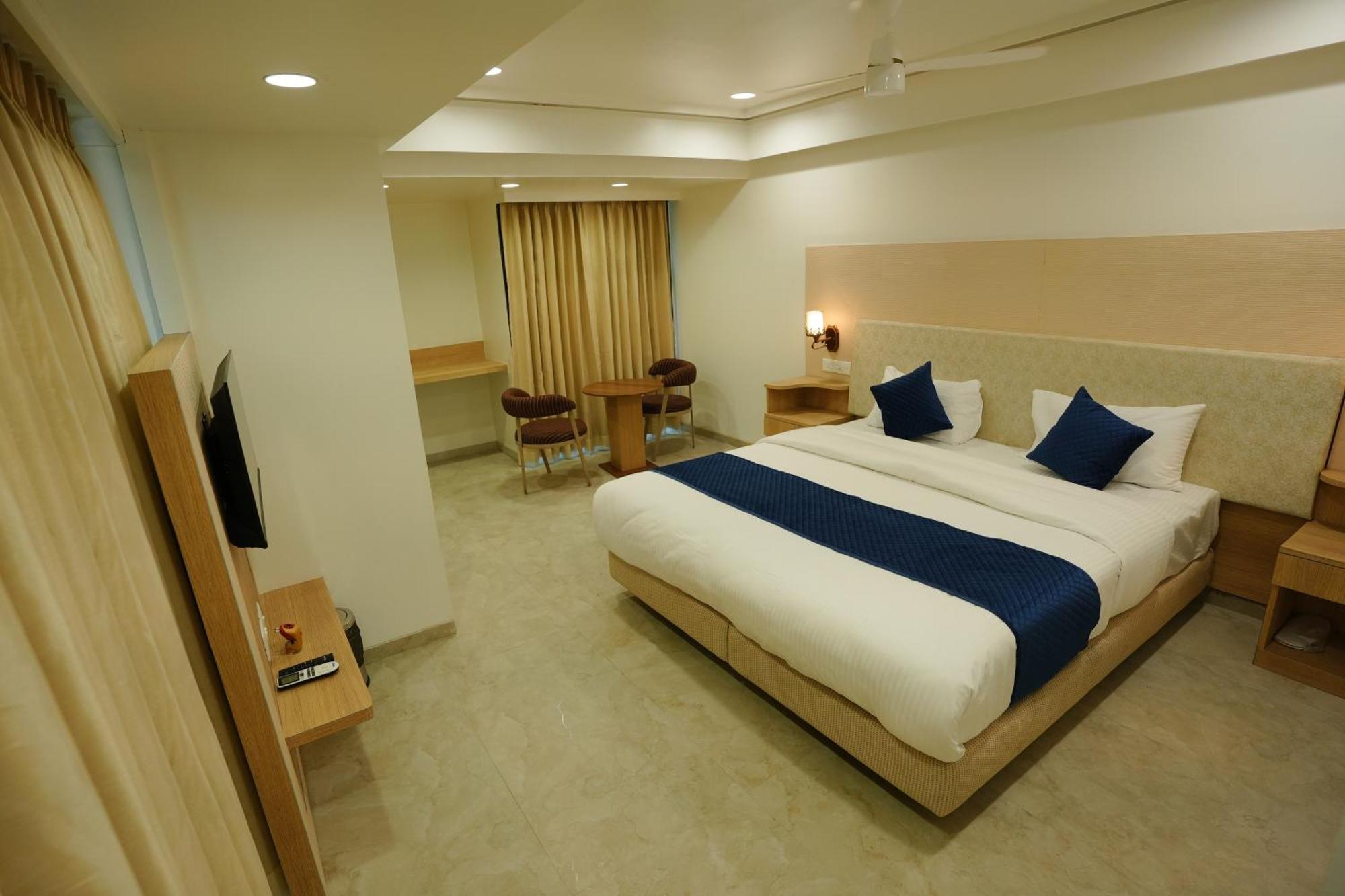 Hotel 6 Seasons, Koregoan Park, Pune Luaran gambar