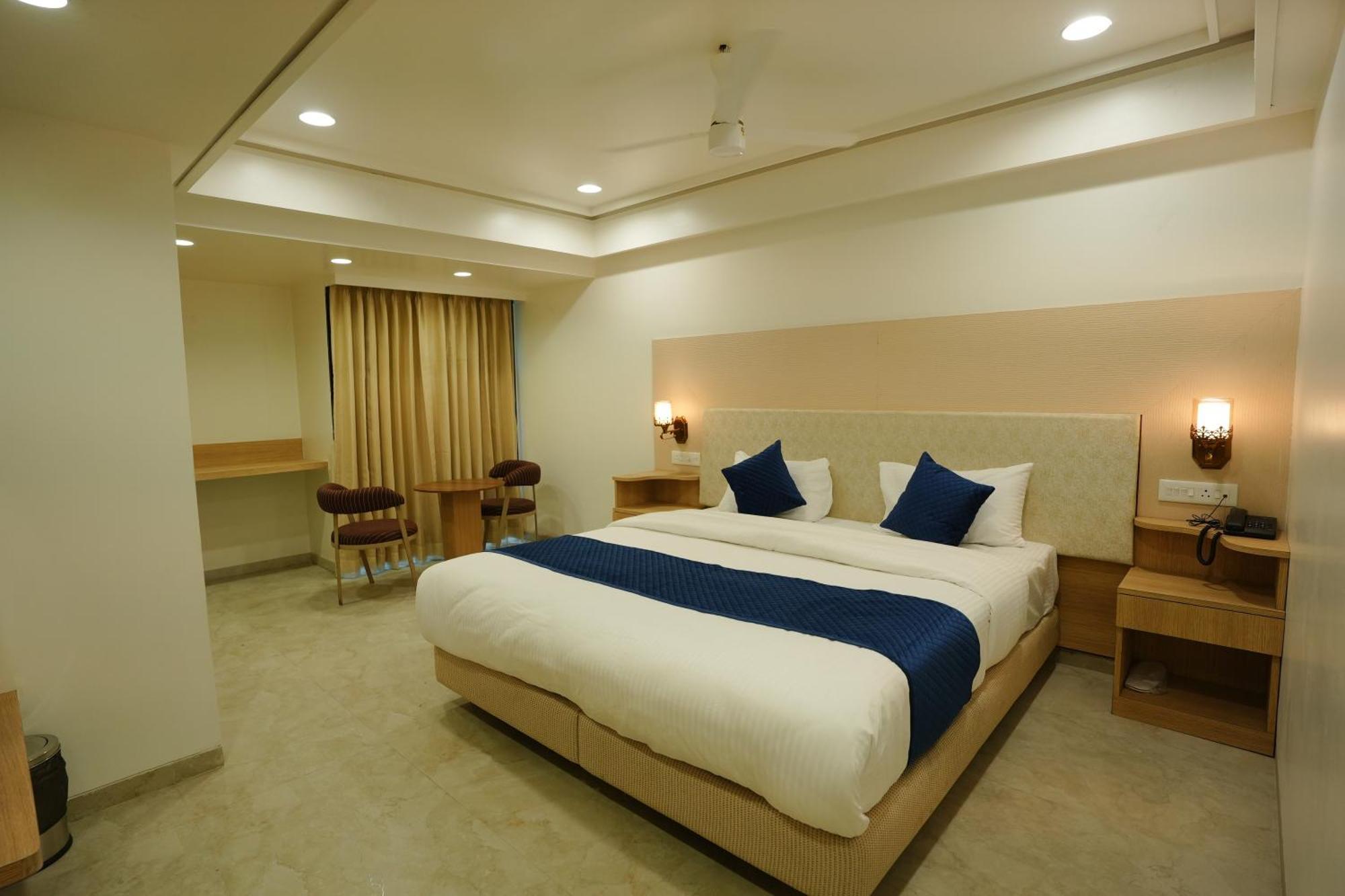 Hotel 6 Seasons, Koregoan Park, Pune Luaran gambar