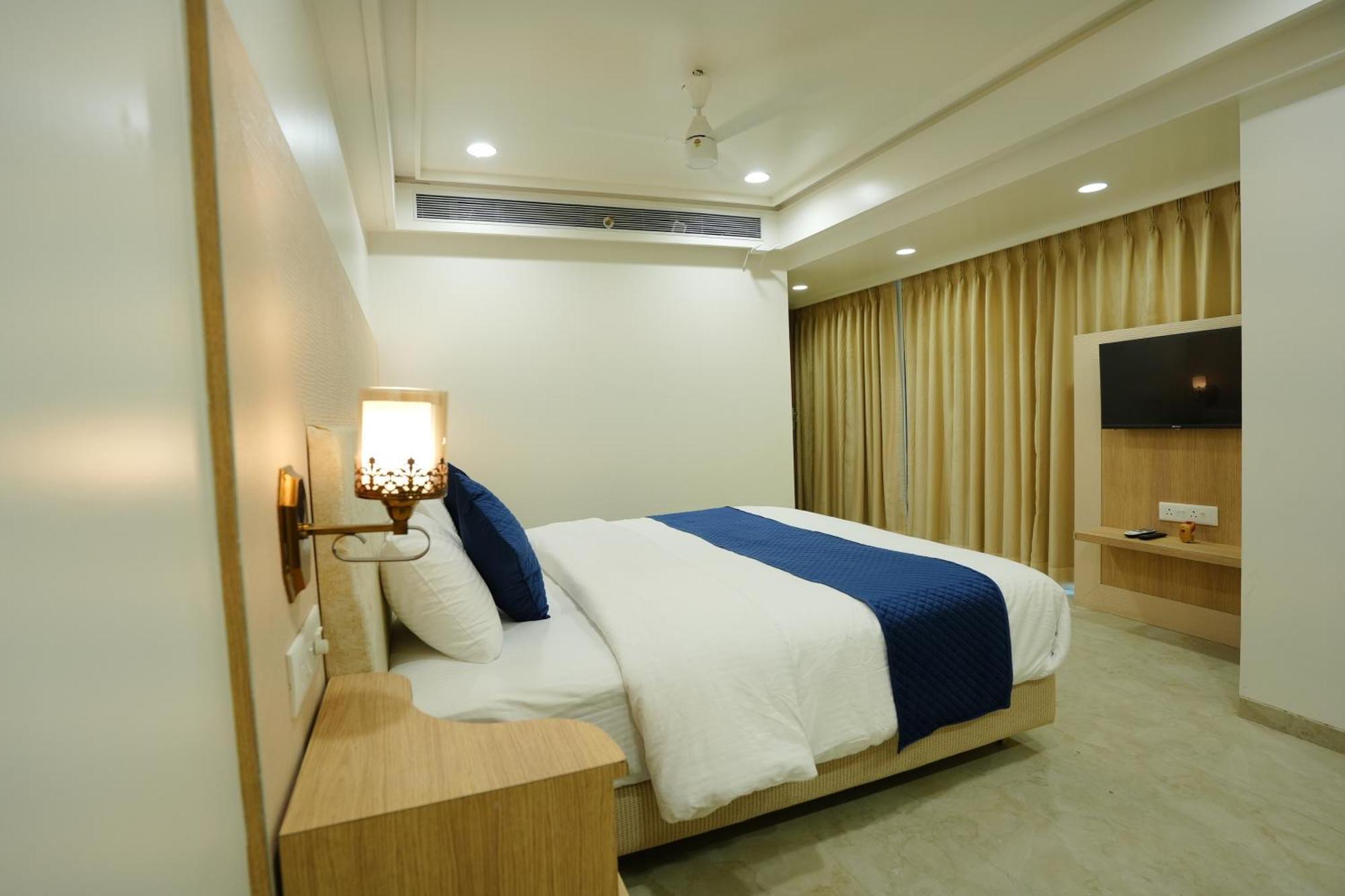 Hotel 6 Seasons, Koregoan Park, Pune Luaran gambar
