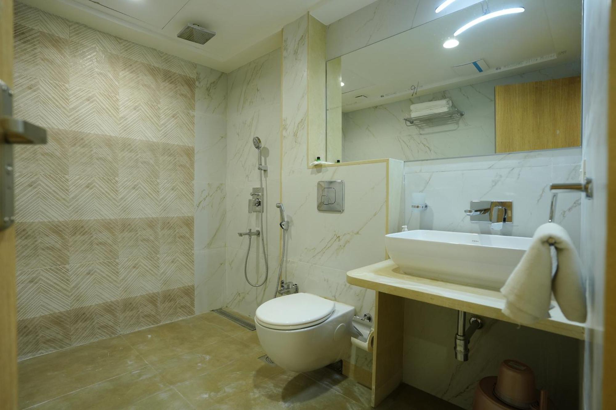 Hotel 6 Seasons, Koregoan Park, Pune Luaran gambar