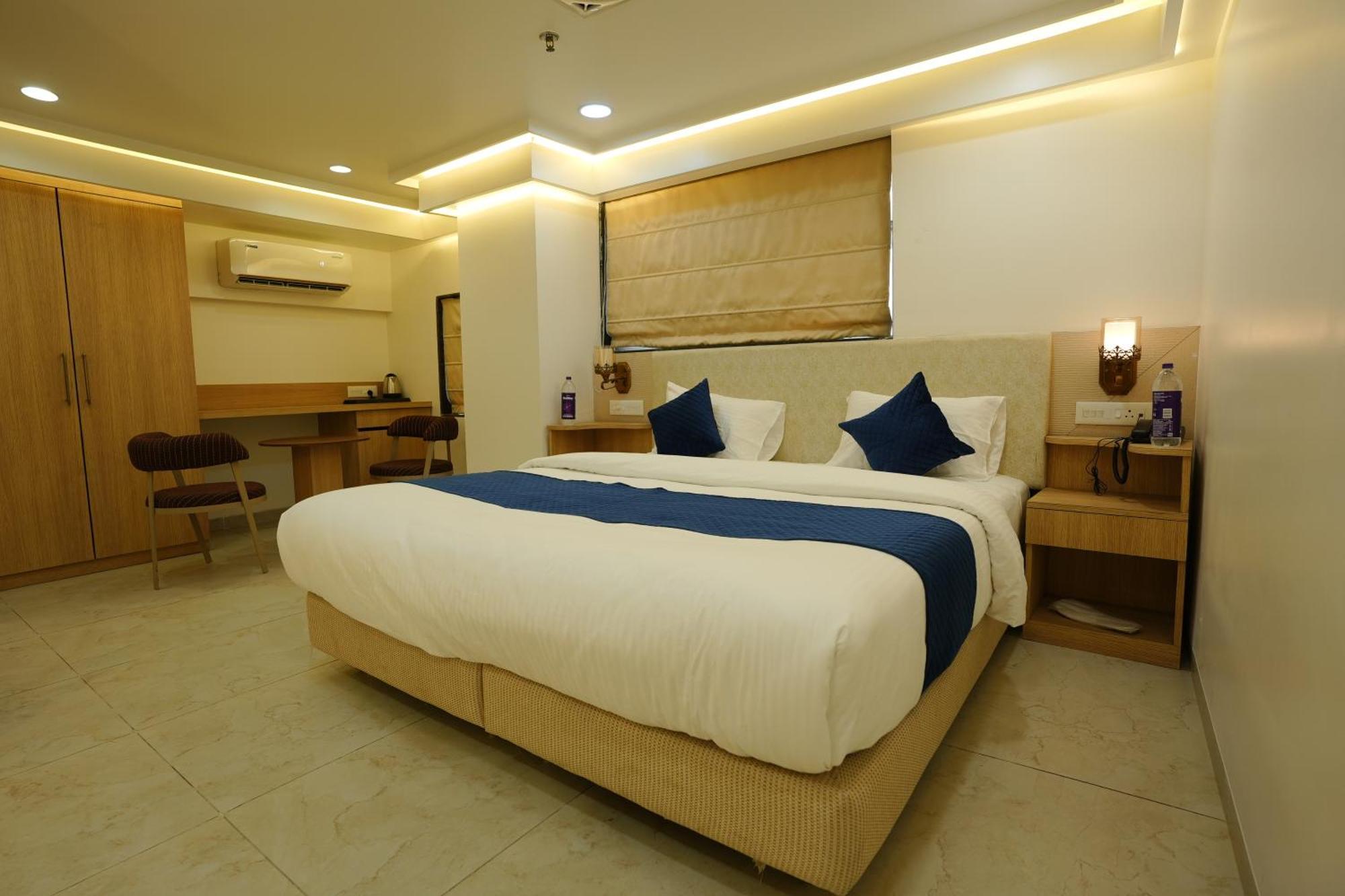 Hotel 6 Seasons, Koregoan Park, Pune Luaran gambar